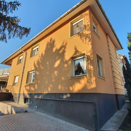 Adel Apartman Miskolc Bagian luar foto