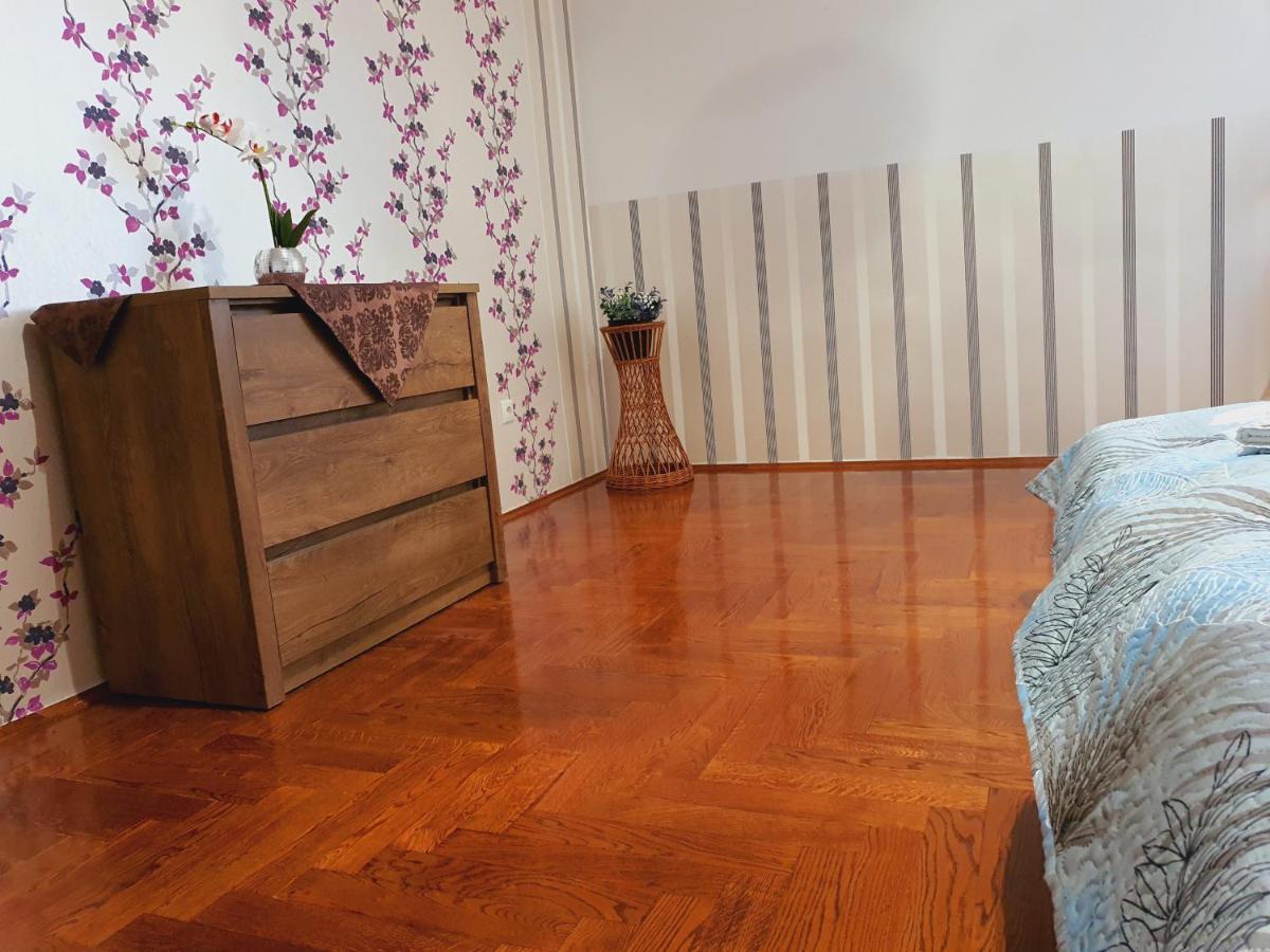 Adel Apartman Miskolc Bagian luar foto