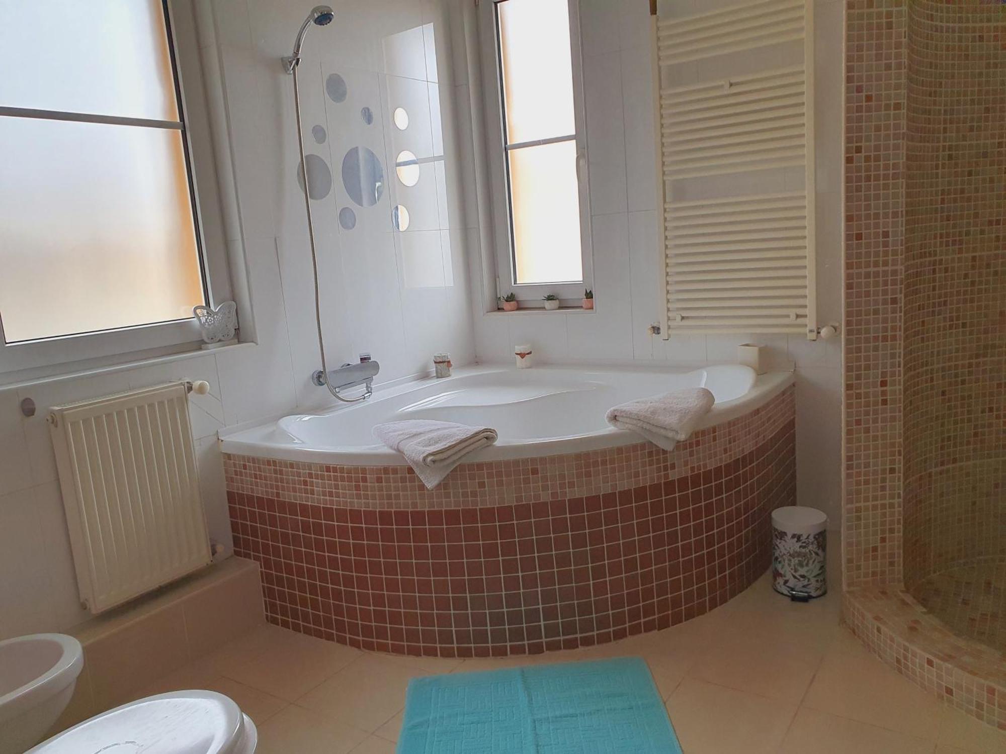 Adel Apartman Miskolc Bagian luar foto