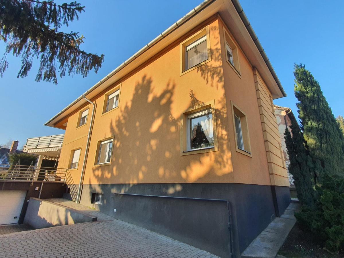 Adel Apartman Miskolc Bagian luar foto