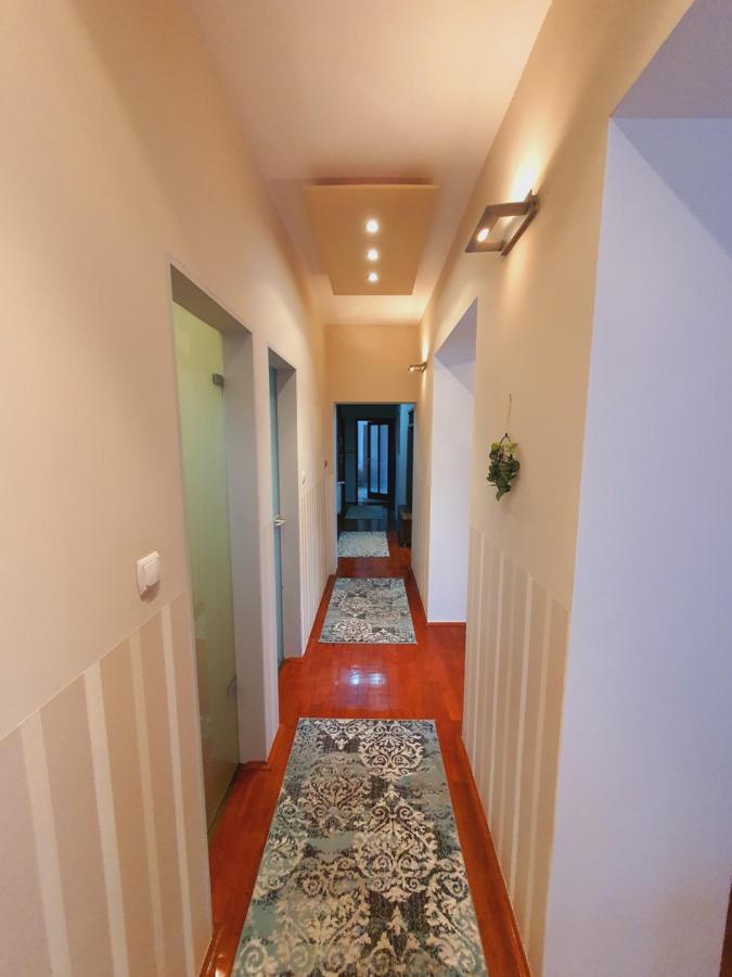Adel Apartman Miskolc Bagian luar foto